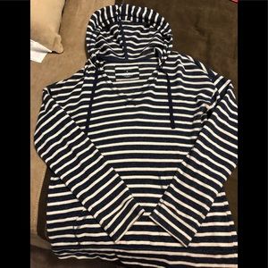Small women’s Sonoma sweatshirt